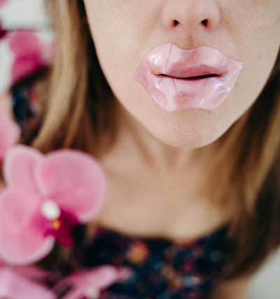 ToGoSpa Rose Gold Lips mask in use